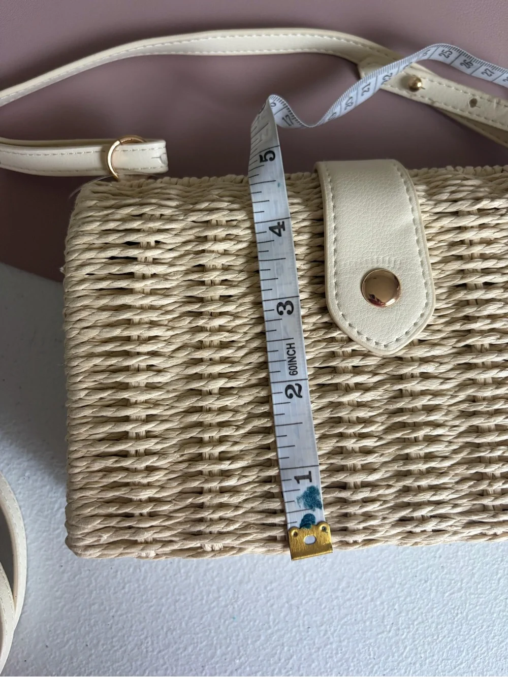 Adorable Woven Straw Crossbody Bag in Cream NWOT!